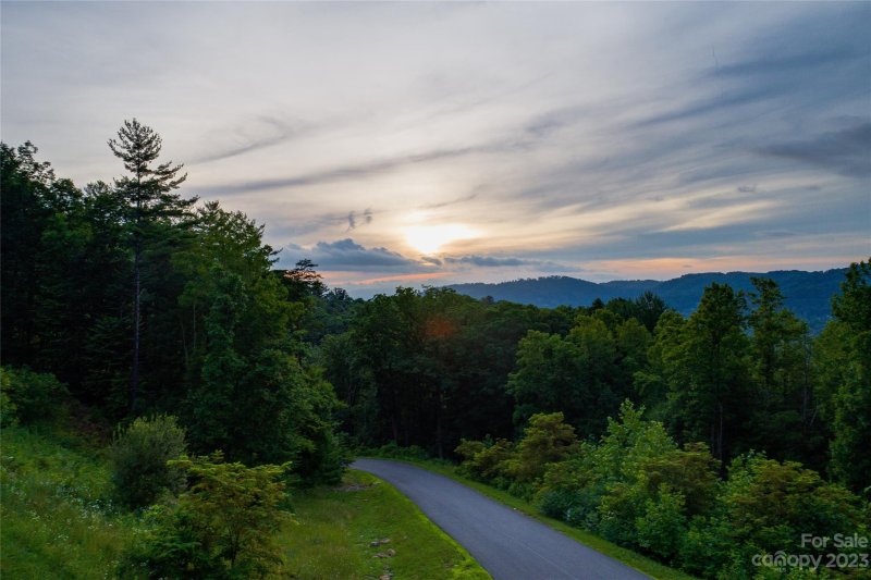 Property image 5 at 48 Longspur Lane, Asheville, NC 28804