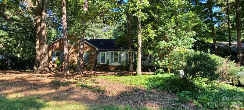 Property image 3 at 2400 Connemara Drive, Matthews, NC 28105