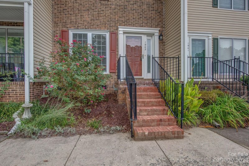 Property image 2 at 1943 Lancer Court, Gastonia, NC 28054