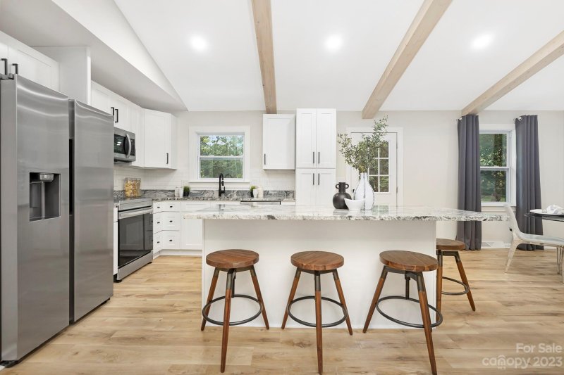 Property image 3 at 801 Mclaughlin Drive, Charlotte, NC 28212