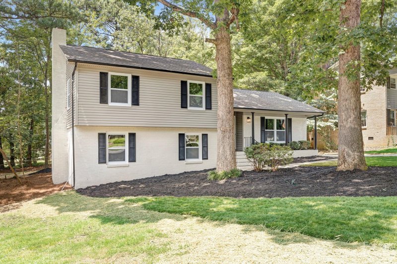 Property image 4 at 801 Mclaughlin Drive, Charlotte, NC 28212