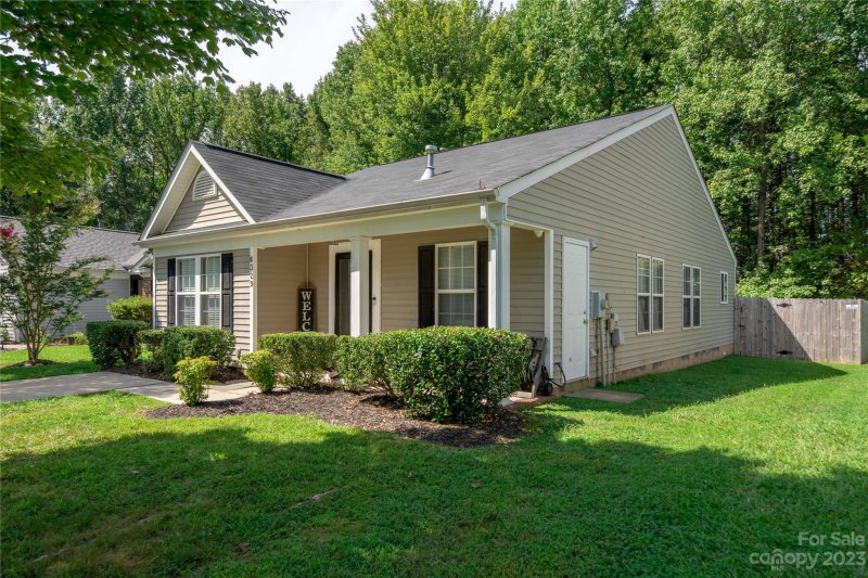 Property image 2 at 6329 Whispering Brook Court, Charlotte, NC 28216