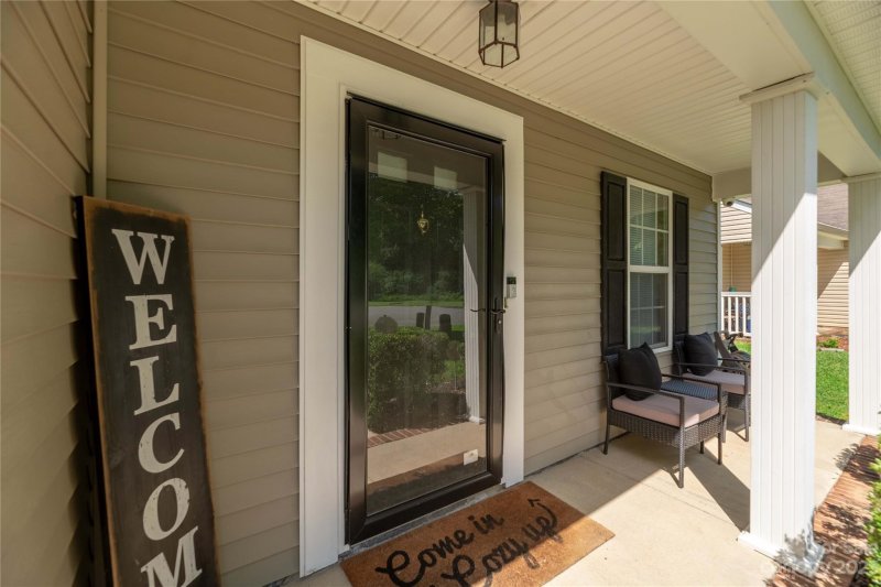 Property image 4 at 6329 Whispering Brook Court, Charlotte, NC 28216