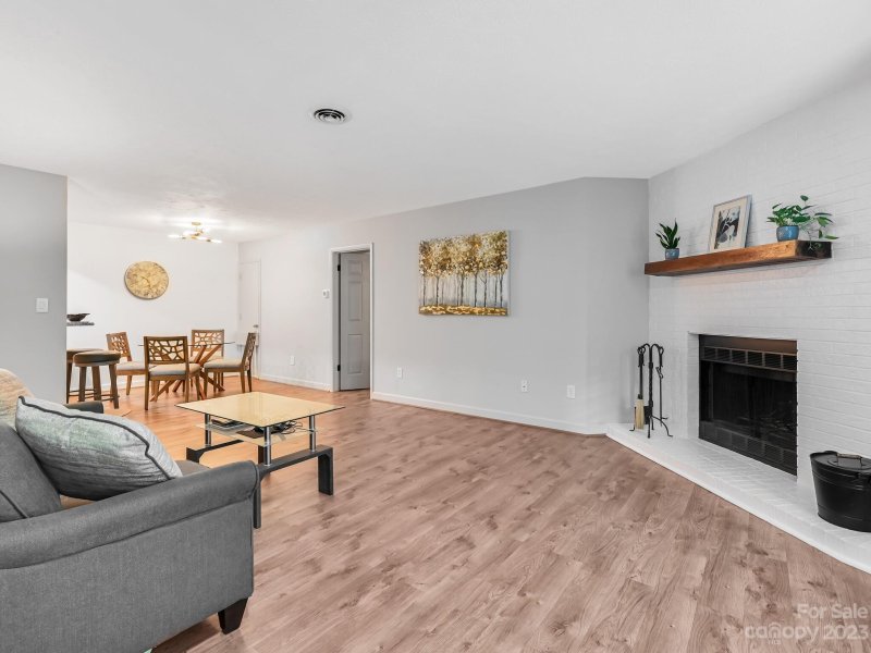 Property image 3 at 19 Ravencroft Lane, Asheville, NC 28803