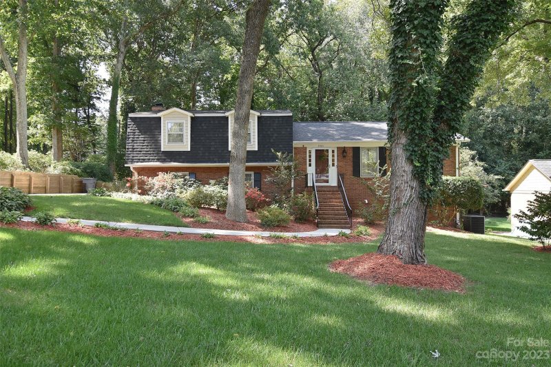 Property image 4 at 7201 Chapparall Lane, Charlotte, NC 28215