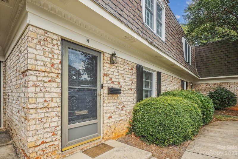 Property image 4 at 3504 Colony Road, Charlotte, NC 28211