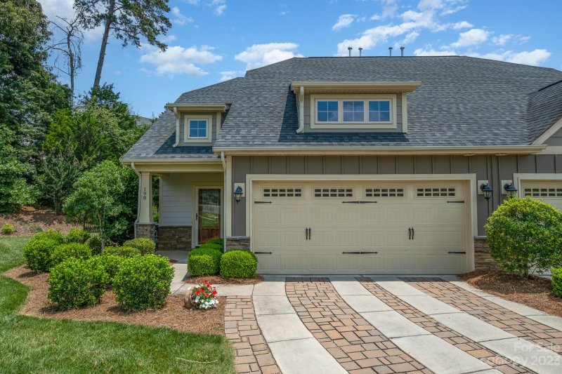 Property image 2 at 198 Aztec Circle, Mooresville, NC 28117