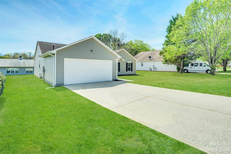 Property image 2 at 2069 Chapel Creek Road, Concord, NC 28025