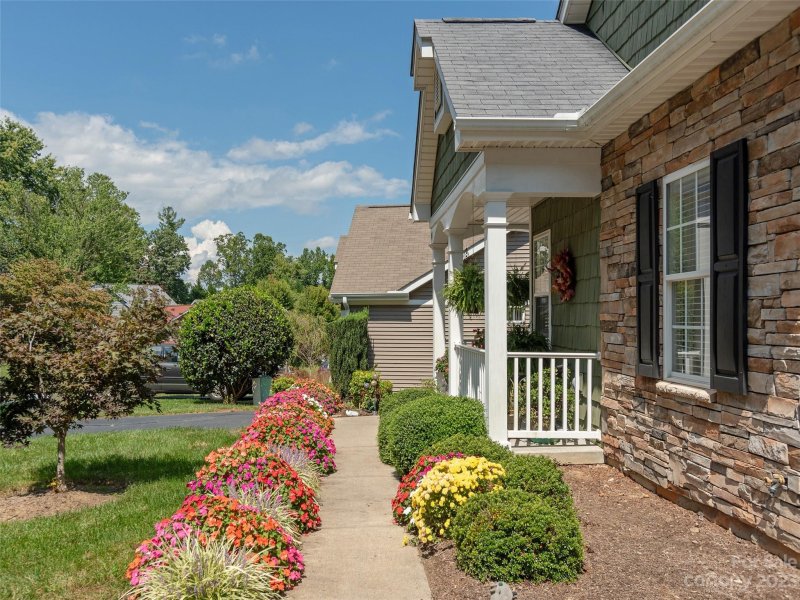 Property image 3 at 45 Old Pasture Way, Hendersonville, NC 28739