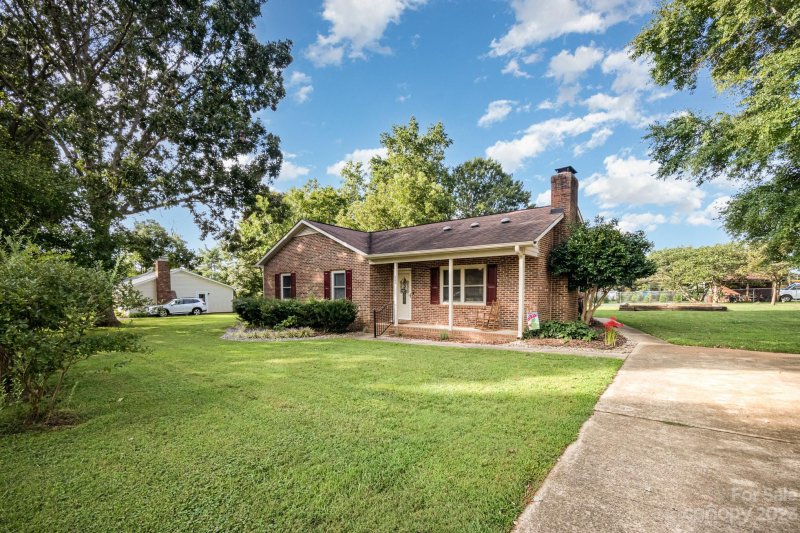 Property image 3 at 202 Dawn Drive, Mount Holly, NC 28120