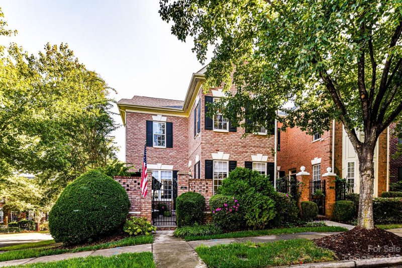 Property image 2 at 203 Caldwell Lane, Davidson, NC 28036