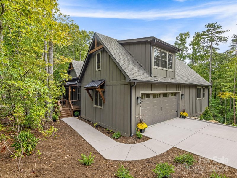 Property image 3 at 1225 Pinnacle Falls Lane, Zirconia, NC 28790