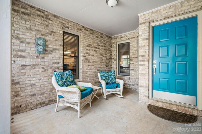 Property image 3 at 3811 Mattingly Drive, Hickory, NC 28602