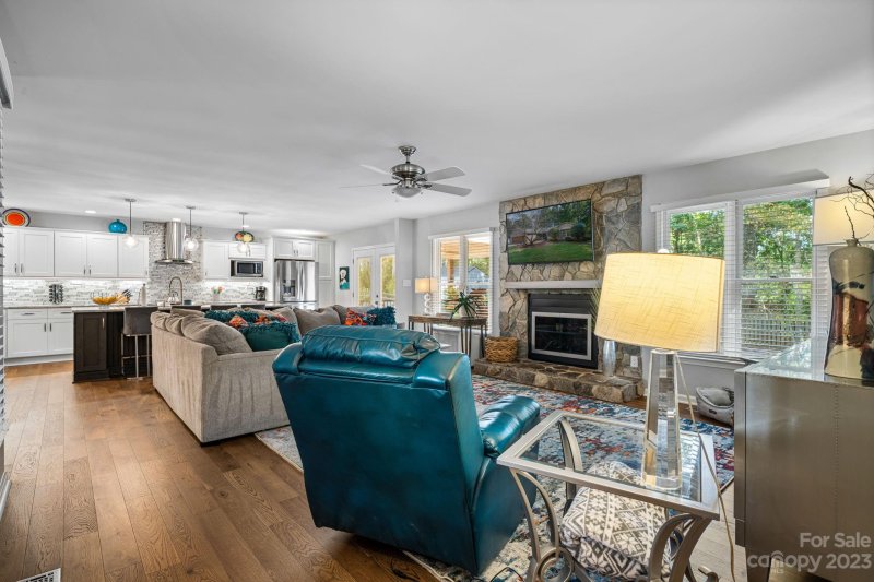 Property image 4 at 3811 Mattingly Drive, Hickory, NC 28602