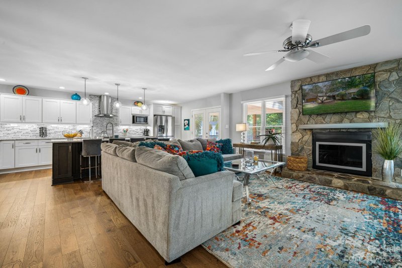 Property image 5 at 3811 Mattingly Drive, Hickory, NC 28602