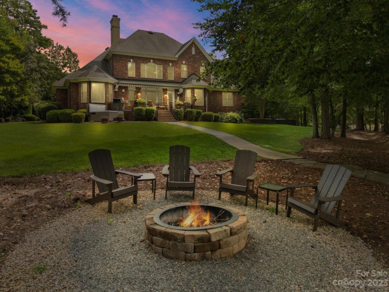 Property image 2 at 8884 Beach Bluff Court, Sherrills Ford, NC 28673