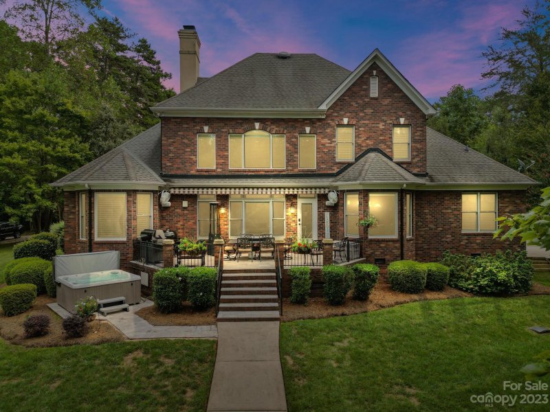 Property image 3 at 8884 Beach Bluff Court, Sherrills Ford, NC 28673