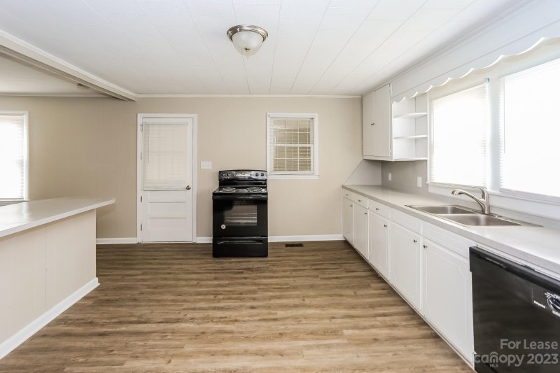 Property image 5 at 810 Walker Street, Kannapolis, NC 28081