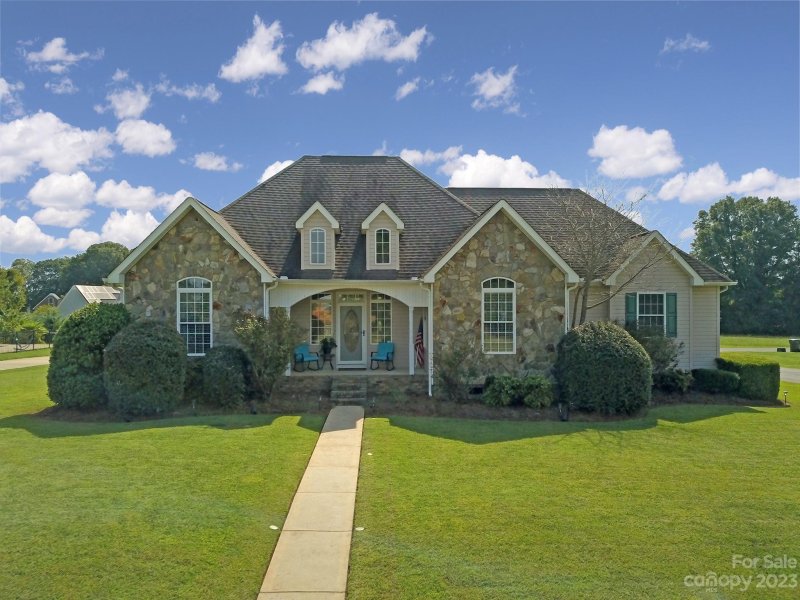 1211 Maddy Lane