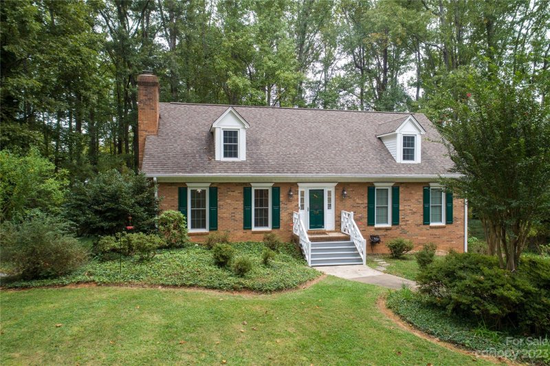 114 Lakeview Drive