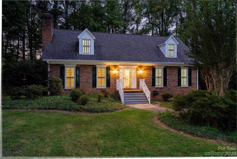 Property image 2 at 114 Lakeview Drive, York, SC 29745