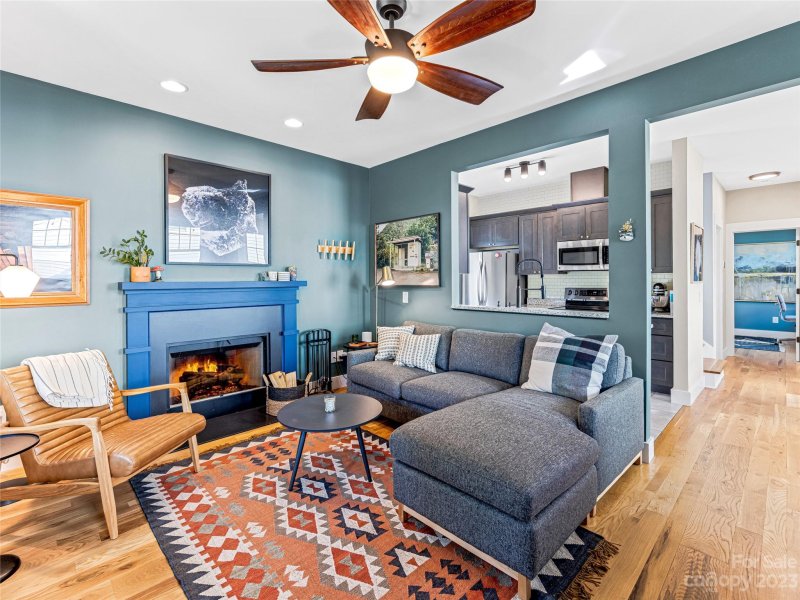 Property image 3 at 33 Lamar Avenue, Asheville, NC 28803