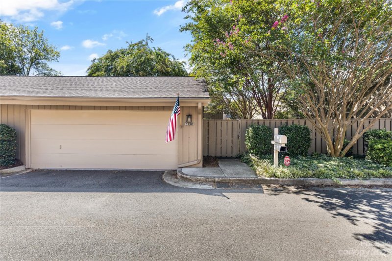 Property image 2 at 5130 Dunes Court, Charlotte, NC 28226