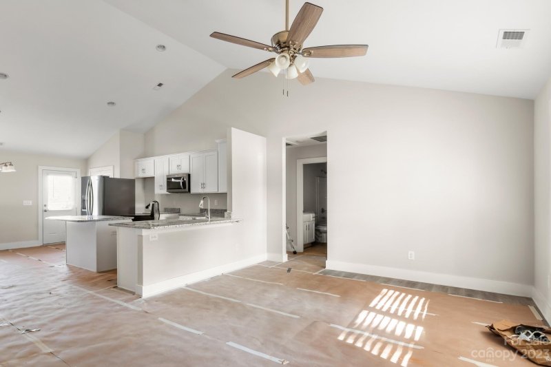 Property image 4 at 1045 Watts Drive, Charlotte, NC 28216