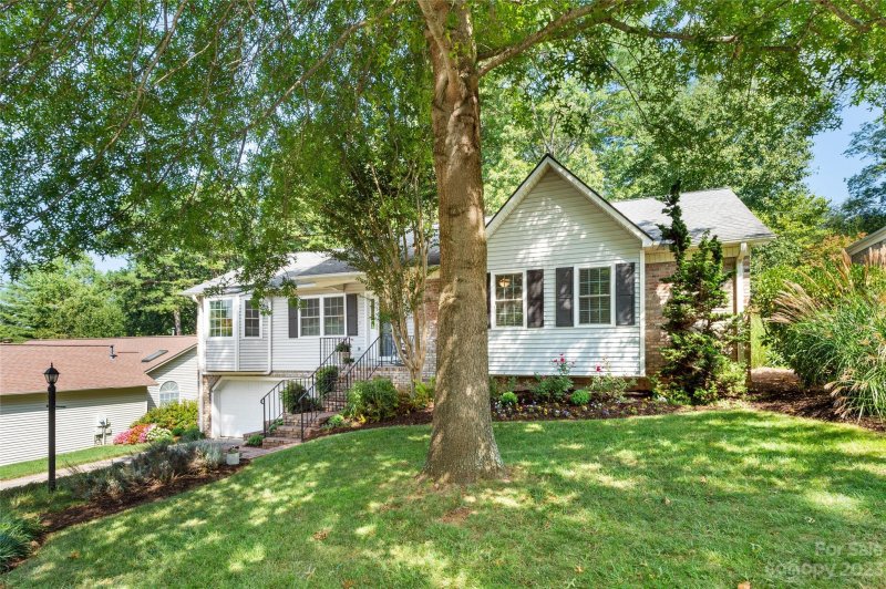 Property image 2 at 34 Park Avenue, Asheville, NC 28803