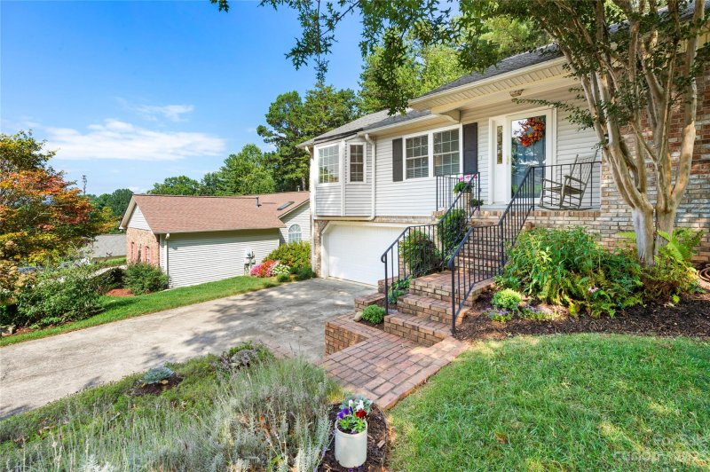 Property image 3 at 34 Park Avenue, Asheville, NC 28803