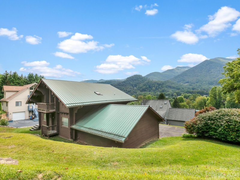 Property image 4 at 168 Valley Creek Drive, Maggie Valley, NC 28751