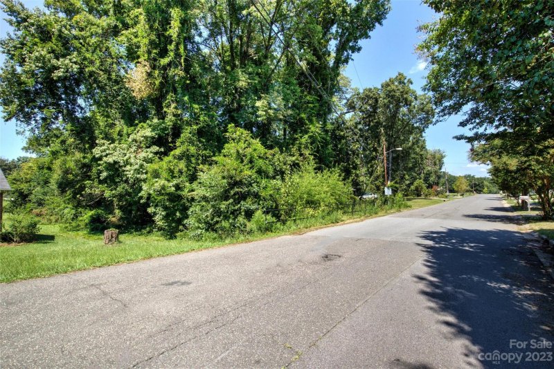 Property image 3 at 3110 Westerwood Drive, Charlotte, NC 28214