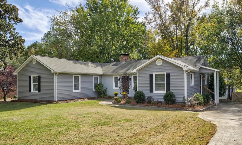 Property image 2 at 1281 Craig Avenue, Lancaster, SC 29720