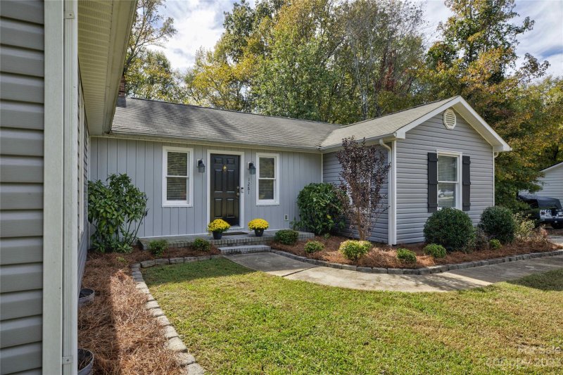 Property image 3 at 1281 Craig Avenue, Lancaster, SC 29720