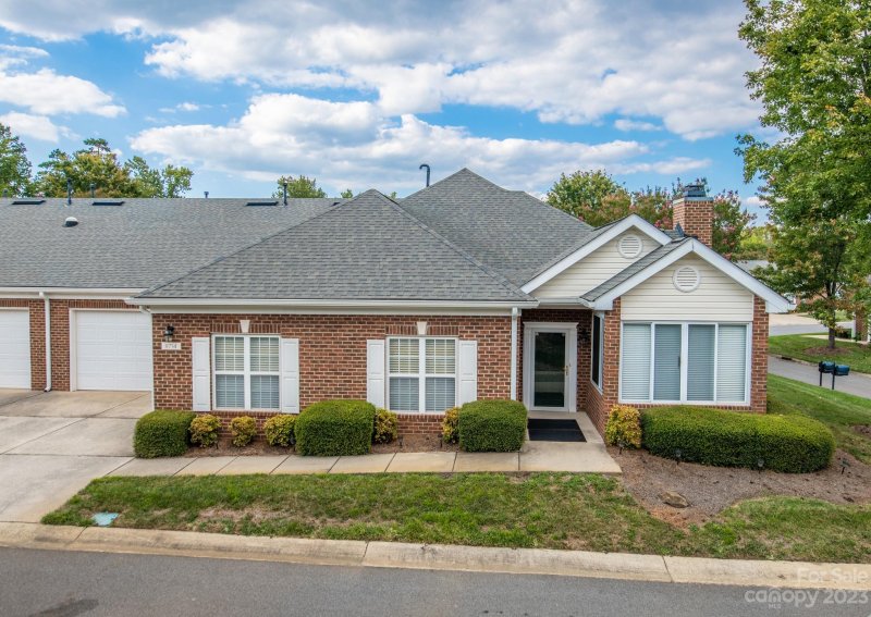 Property image 2 at 8734 Highland Glen Drive, Charlotte, NC 28269