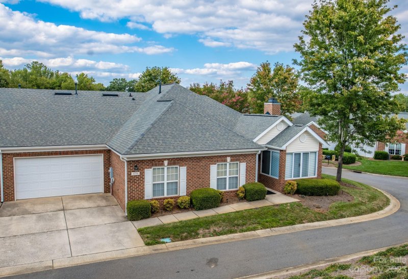 Property image 3 at 8734 Highland Glen Drive, Charlotte, NC 28269