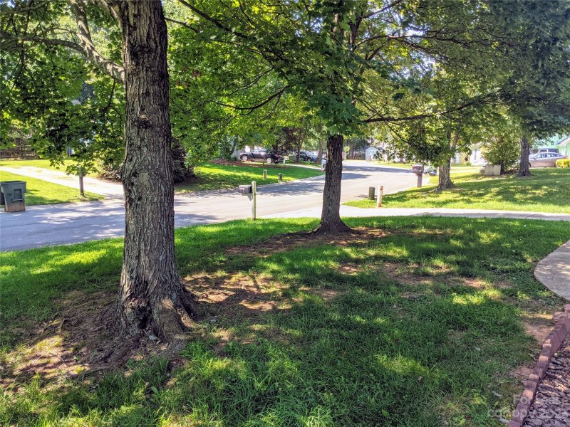 Property image 3 at 105 Fox Glove Drive, Mooresville, NC 28115