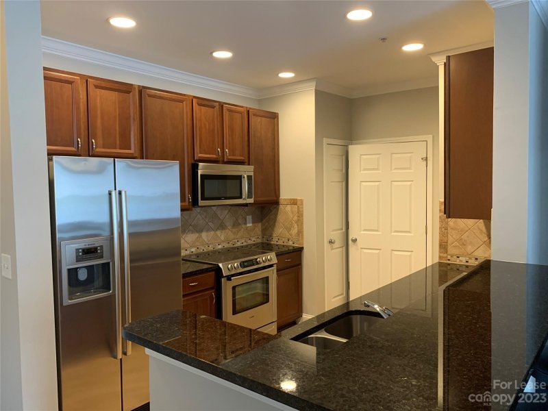 Property image 2 at 1000 Woodlawn Road, Charlotte, NC 28209