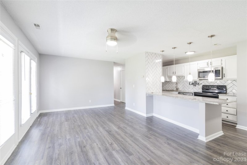 Property image 3 at 6158 Meadow Rose Lane, Charlotte, NC 28215