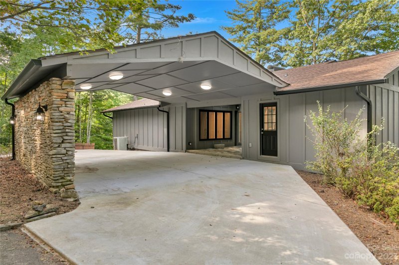 45 Chestnut Ridge Road