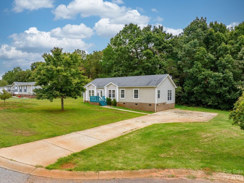 Property image 4 at 2250 Sterling Ridge Drive, Newton, NC 28658