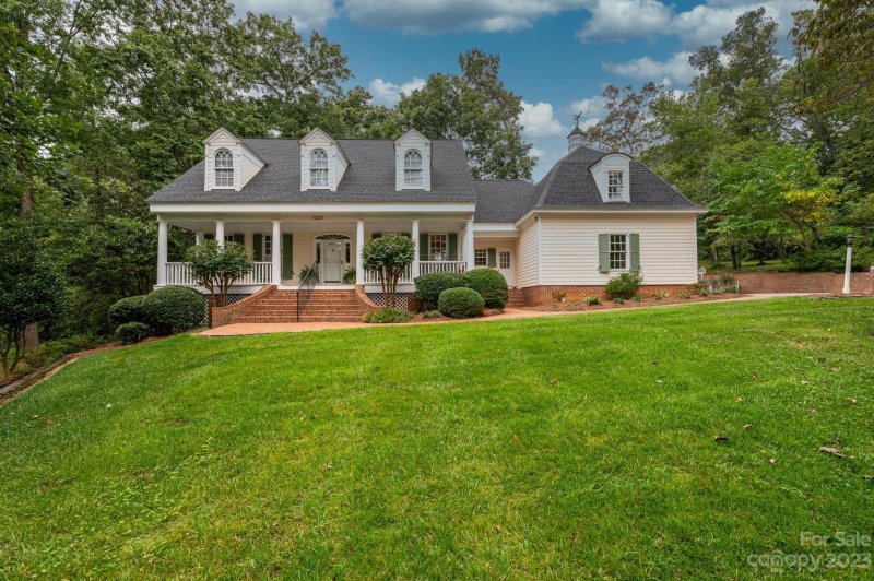 Property image 2 at 1327 10th Street Drive, Hickory, NC 28601