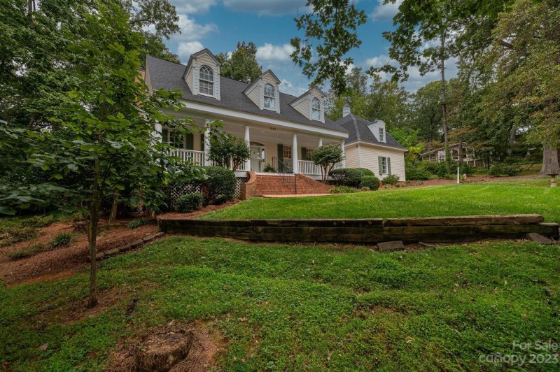 Property image 4 at 1327 10th Street Drive, Hickory, NC 28601