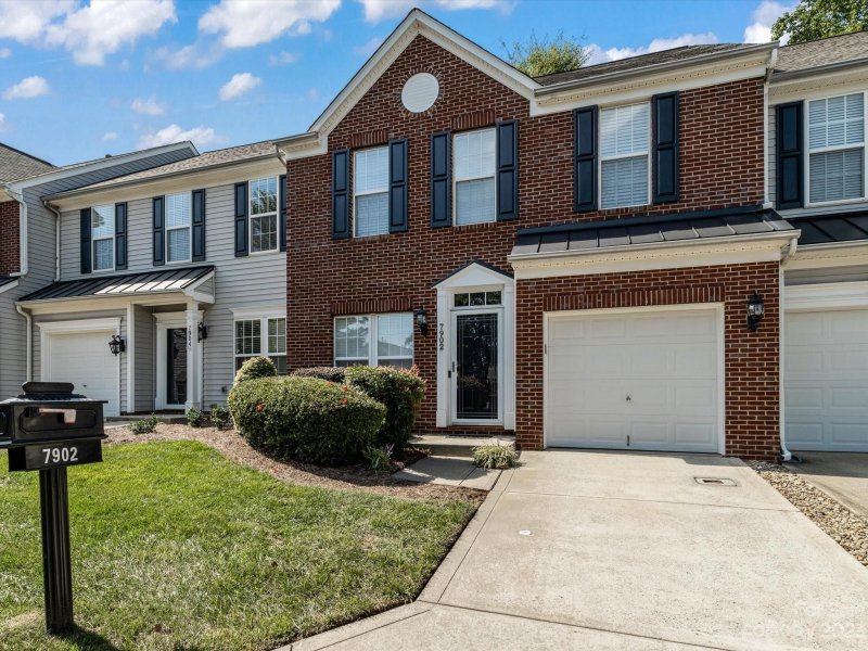 Property image 2 at 7902 Mariners Pointe Circle, Denver, NC 28037