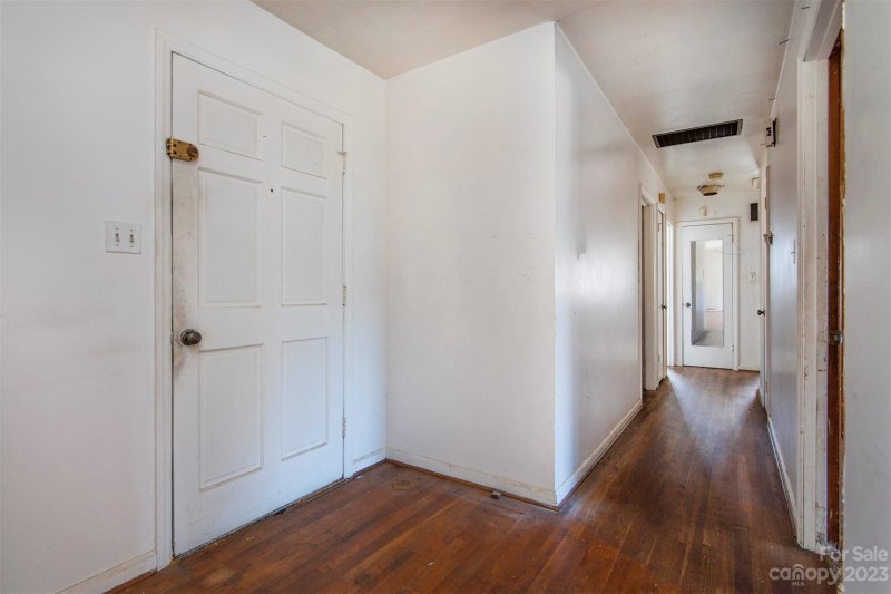 Property image 3 at 9601 Trinity Road, Charlotte, NC 28216