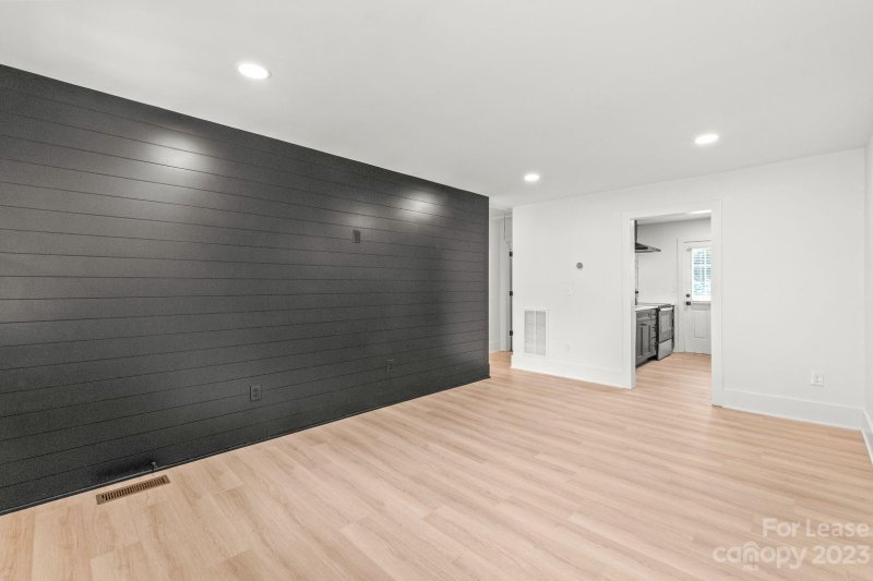 Property image 5 at 2318 Marlowe Avenue, Charlotte, NC 28208