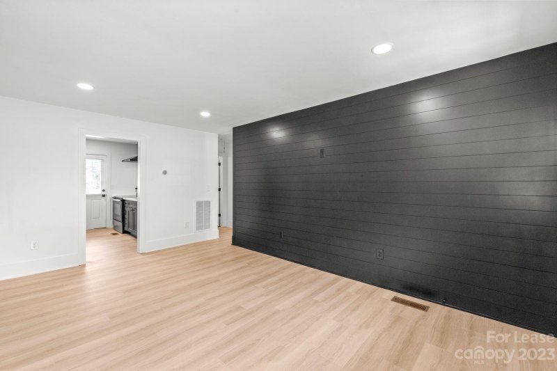 Property image 5 at 2318 Marlowe Avenue, Charlotte, NC 28208