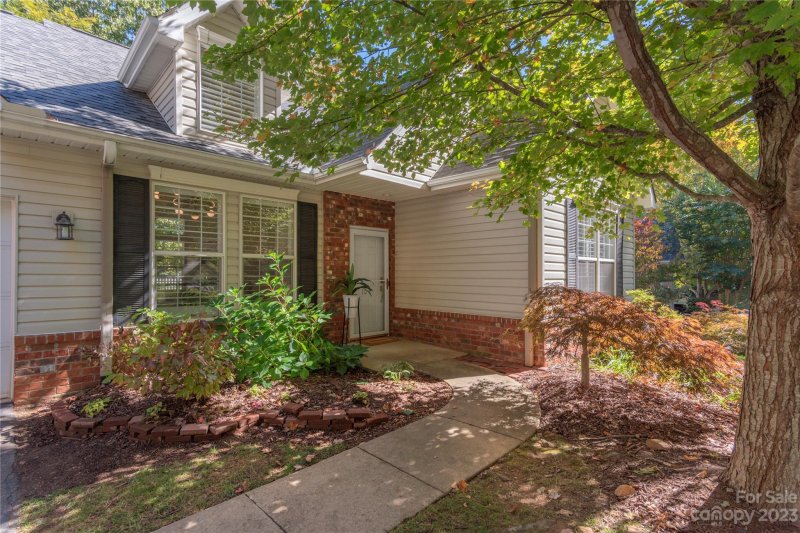 Property image 2 at 104 Nodding Lane, Asheville, NC 28803