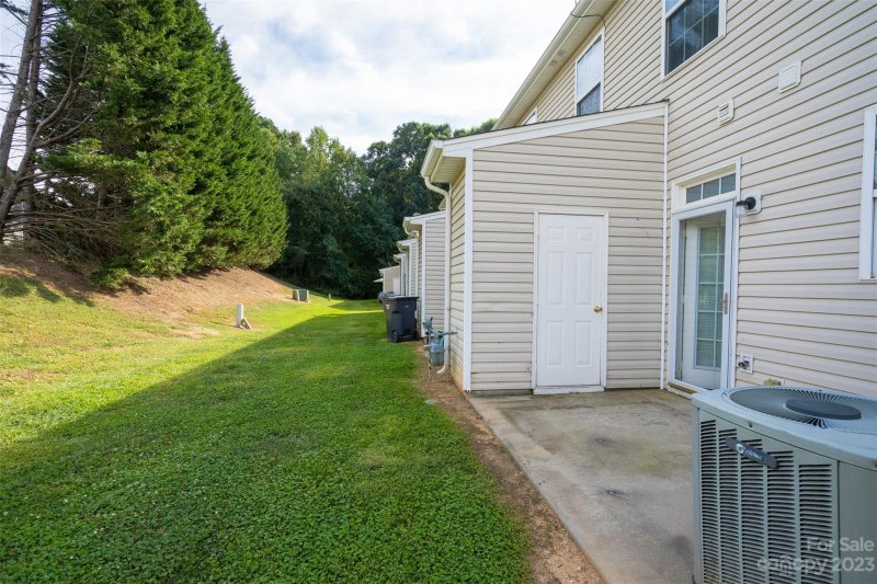 Property image 4 at 5701 Erin Drive, Dallas, NC 28034