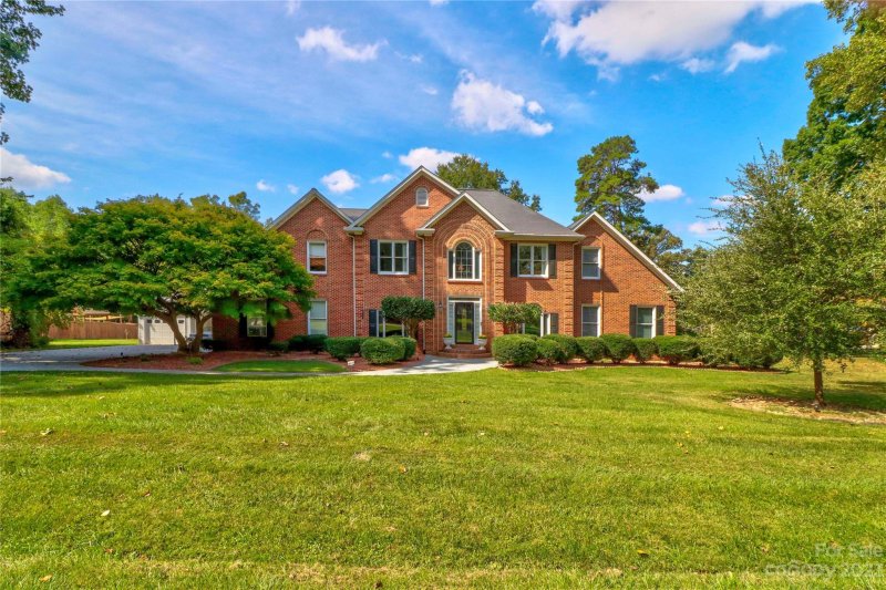 Property image 2 at 157 Lakeshore Drive, Mooresville, NC 28117